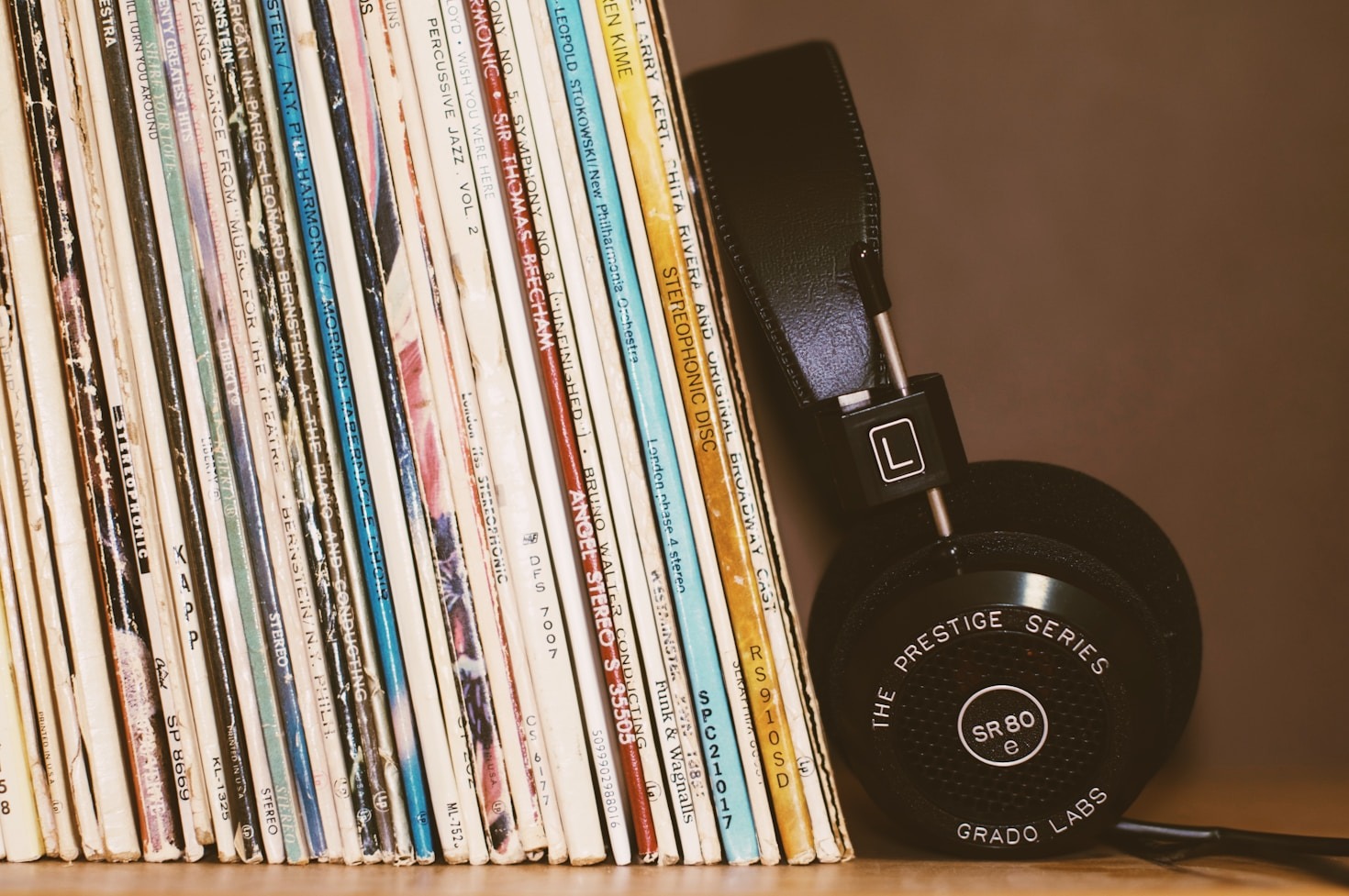 How Visual Storytelling Impacts Modern Song Success